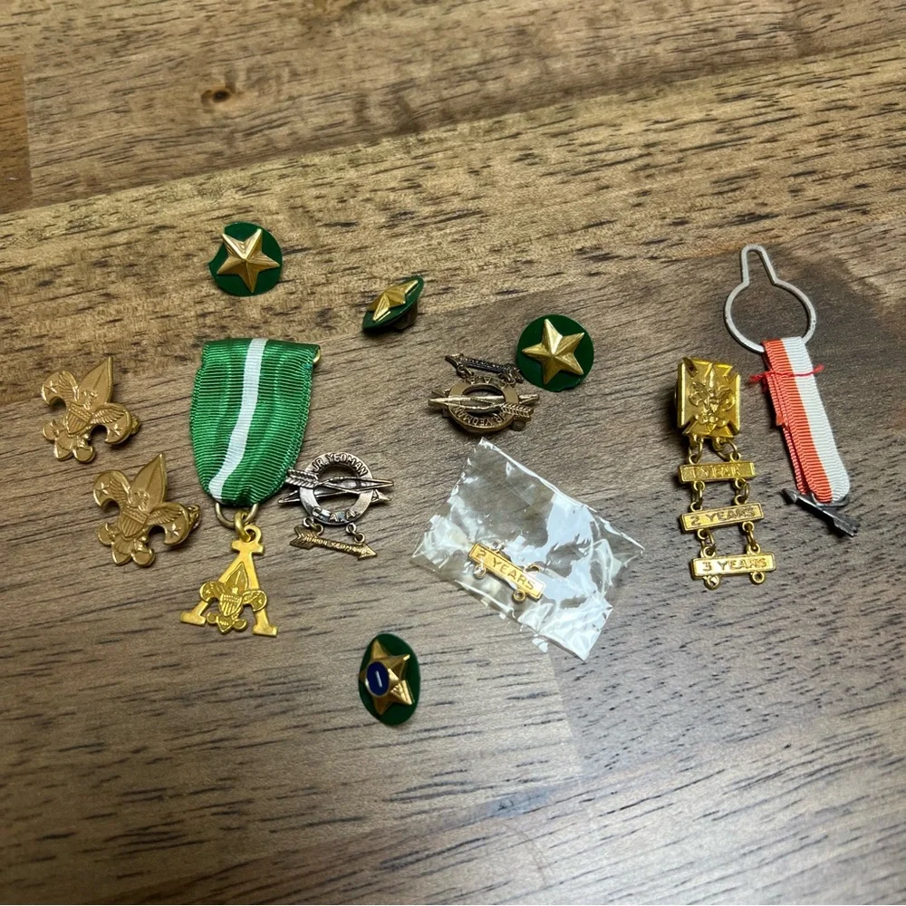 1960’s Boy Scout shirt, hat, tie  and accessories. - Picture 4 of 8